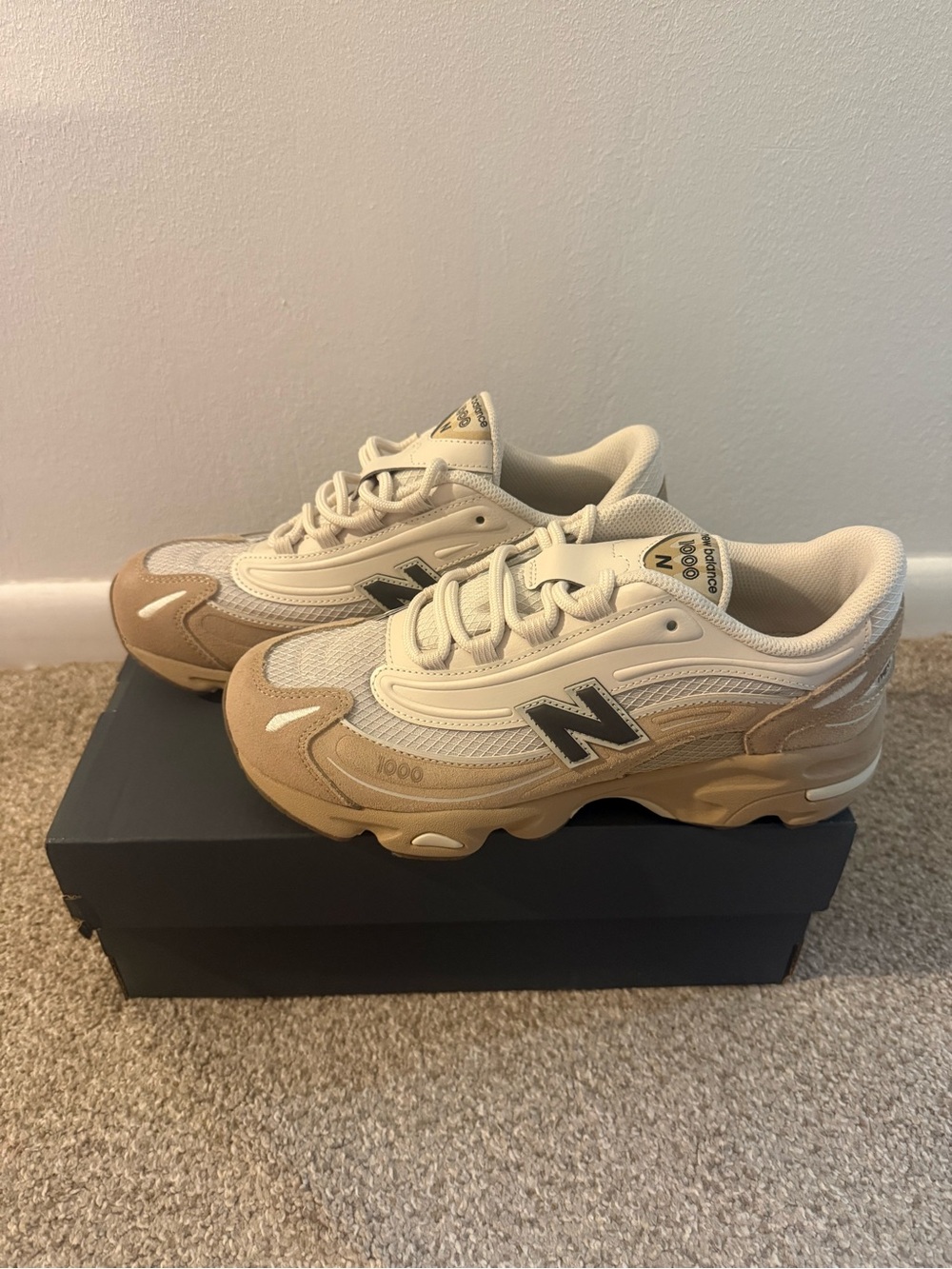 New Balance 1000 Cream & Beige Low-Top Sneakers